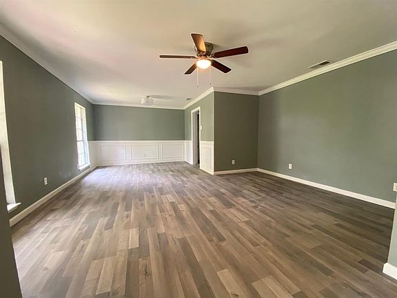 3rd image of 2910 Branch Oaks Dr