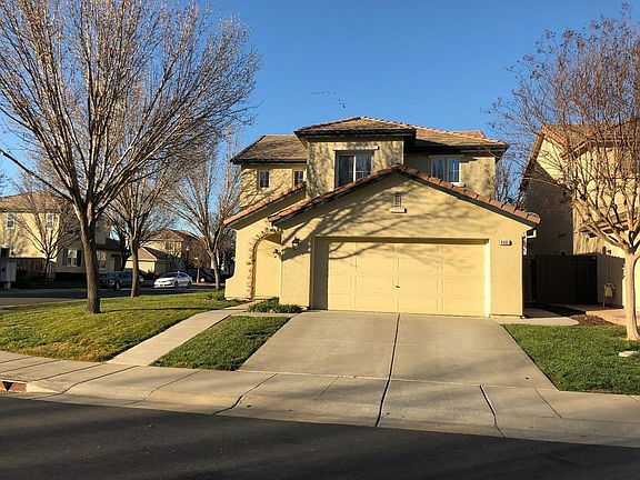 4th image of 490 Anjou Cir