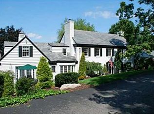 469 Morrison Dr, Pittsburgh, PA 15216