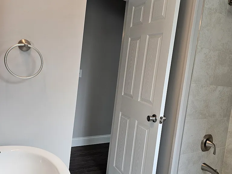 6250 Clemens Ave #1W — Photo 13