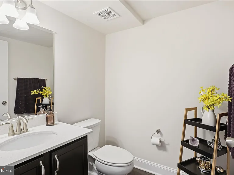 16416 Fife Way — Photo 32