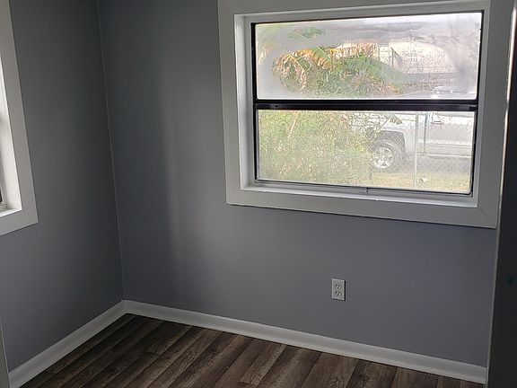 2nd image of 3110 W 20th St