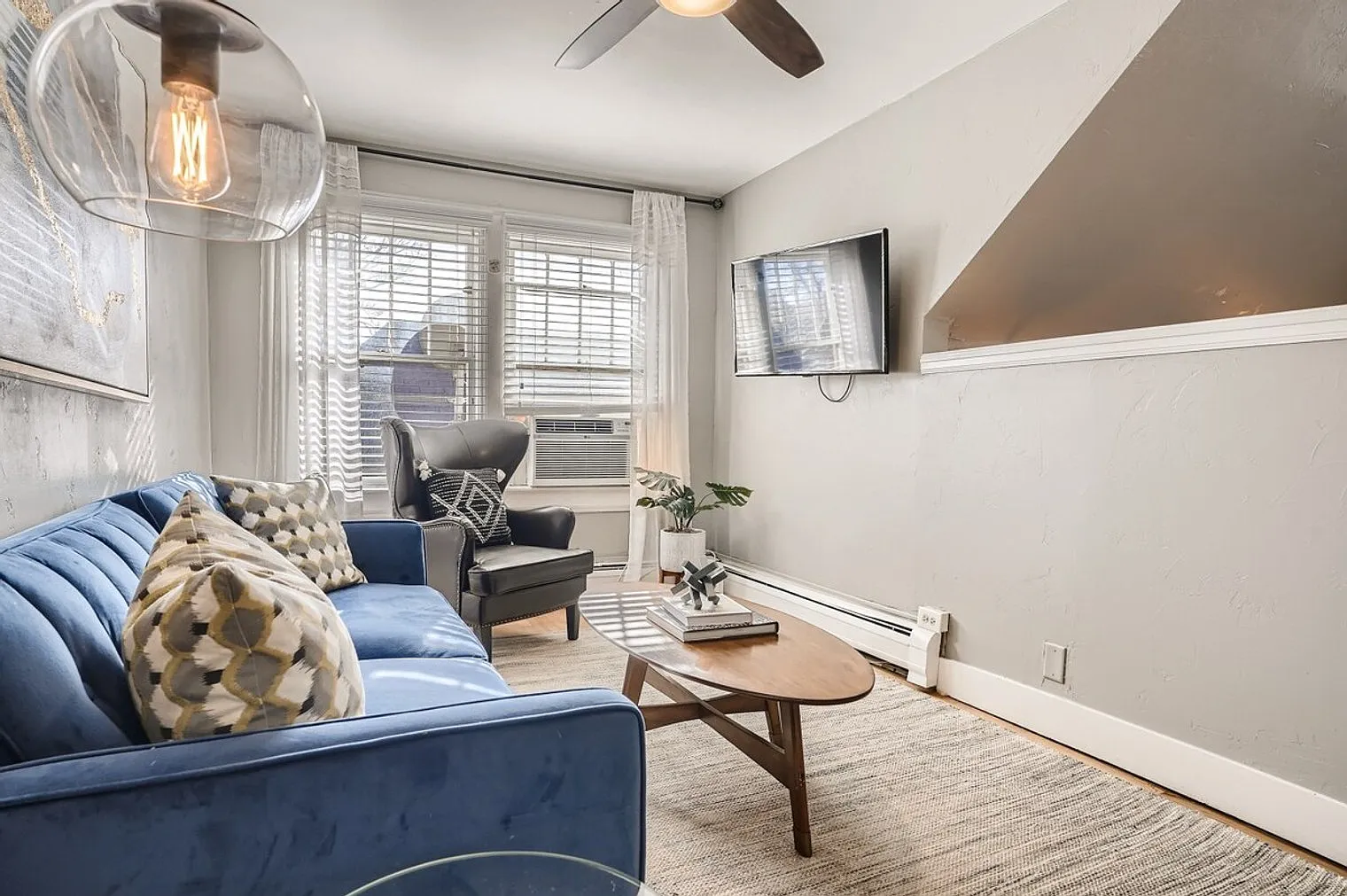 1 bed, 1.0 bath, 559 sqft, $2,691 — Photo 2