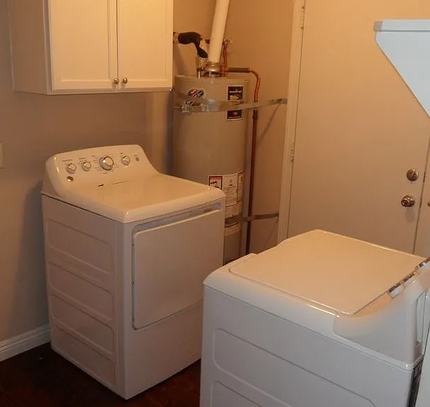 344 N Shattuck Pl — Photo 9