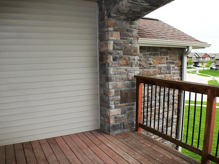 565 Pond View Drive — Photo 20