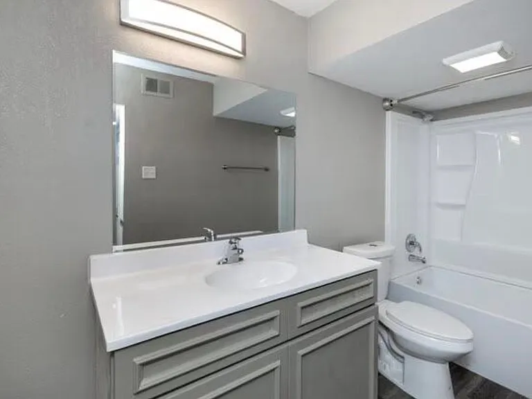 Arbor Village Apartments — Photo 13