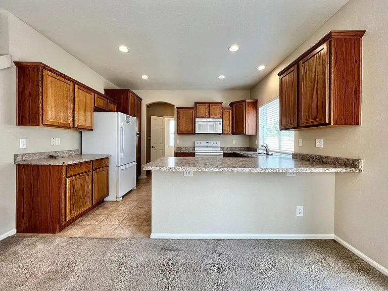 3913 Hunterwood Ln — Photo 3