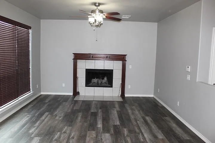 4 bed, 2.5 bath, 1874 sqft, $1,650 — Photo 3