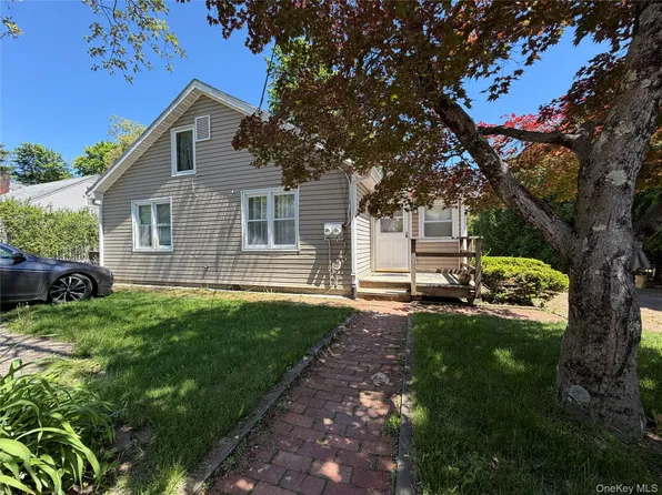 20 Melnick Place, Lake Peekskill, NY 10537