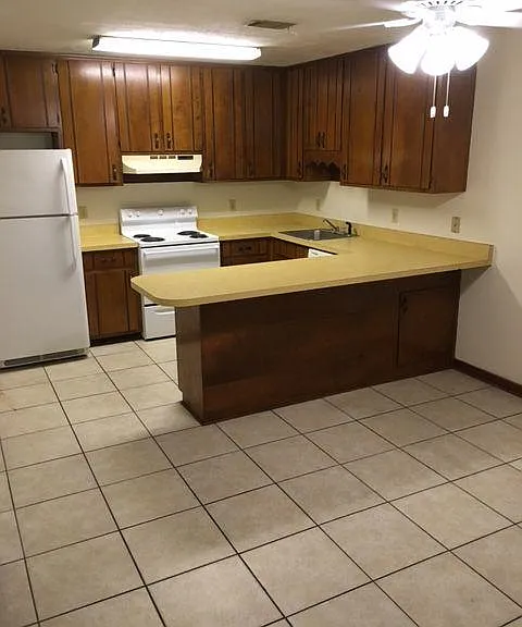 2261 Claremont Ln #A — Photo 3