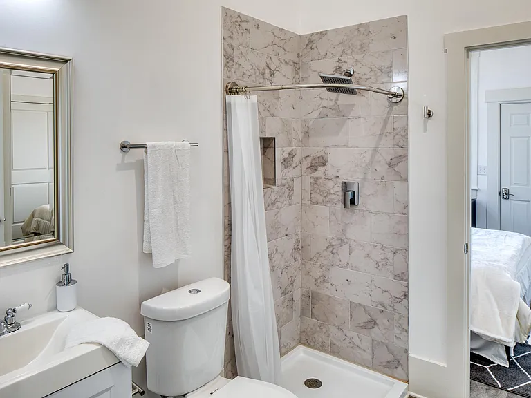 307 W 36th St #B — Photo 9
