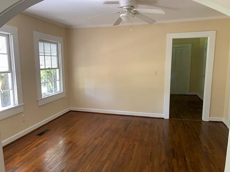 5727 Sanford Ave — Photo 3