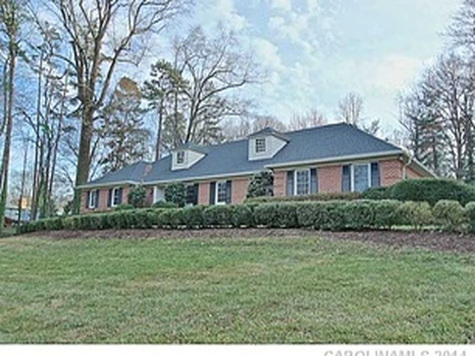 1st image of 2601 Sheffield Dr