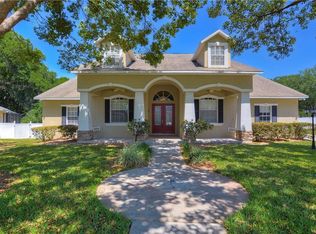 814 Citrus Wood Ln, Valrico, FL 33594
