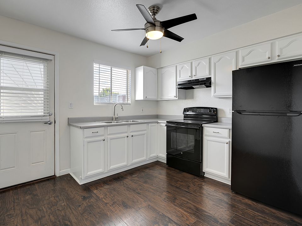 1st image of 5008 E Oak St #3