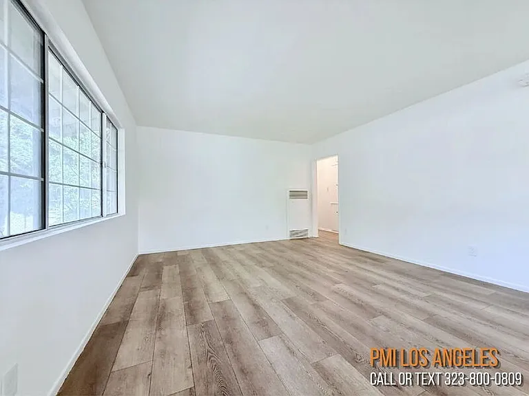 10565 Camarillo St — Photo 21