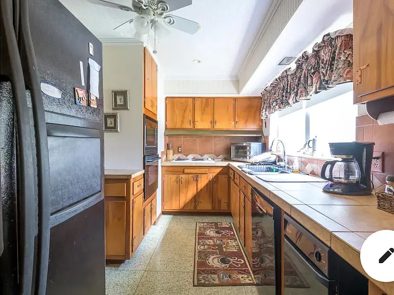 Fully equipped kitchen