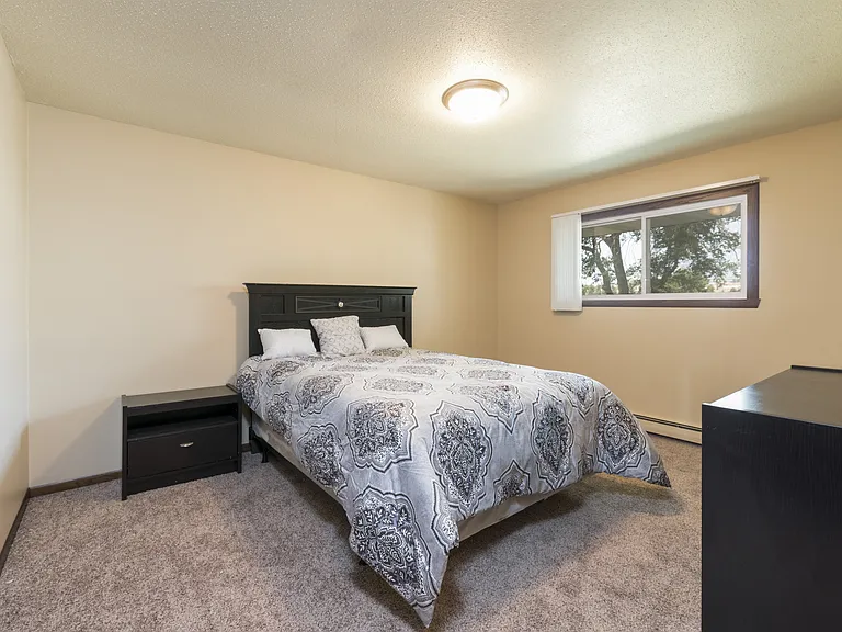 Bismarck, ND Highland Meadows Apartments | Bedroom