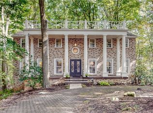 1785 Fairlawn Knolls Dr, Akron, OH 44313