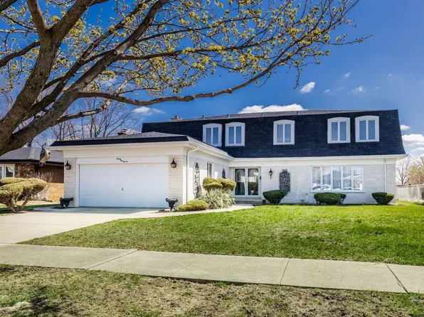 2511 Nelson Sq, Westchester, IL 60154