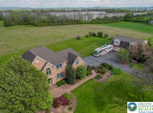 634 Country Club Rd, Easton, PA 18045