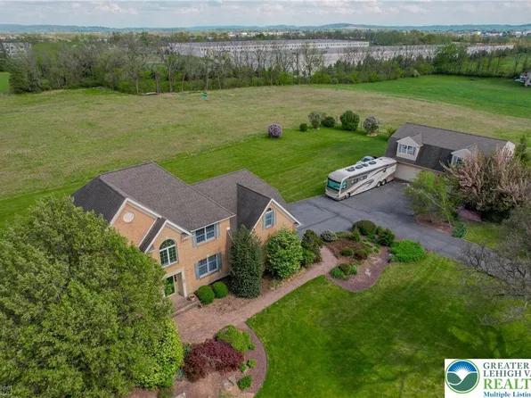 634 Country Club Rd, Easton, PA 18045