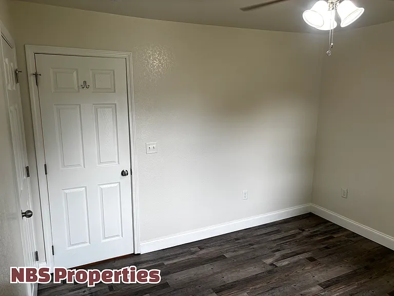 1940 McClung Ave — Photo 14