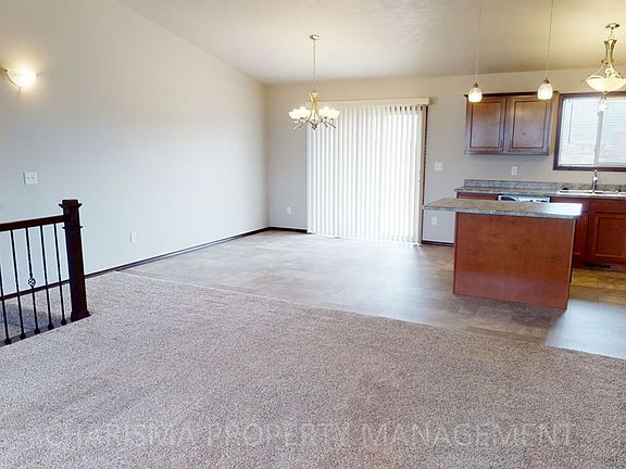 5th image of 706 Cressman Trl #3