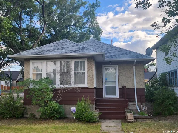 3303 Dewdney AVENUE, Regina, SK S4T 0Y9