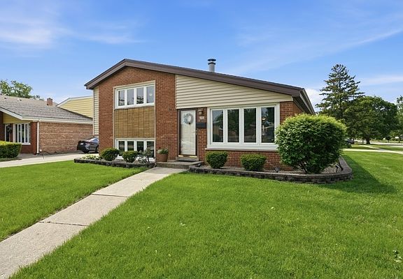 2nd image of 6933 176th St
