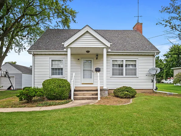 485 E 4th St, El Paso, IL 61738