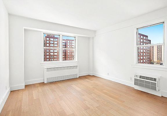 2nd image of 620 Lenox Ave APT 2J