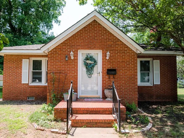 504 S Robberson Ave, Wynnewood, OK 73098