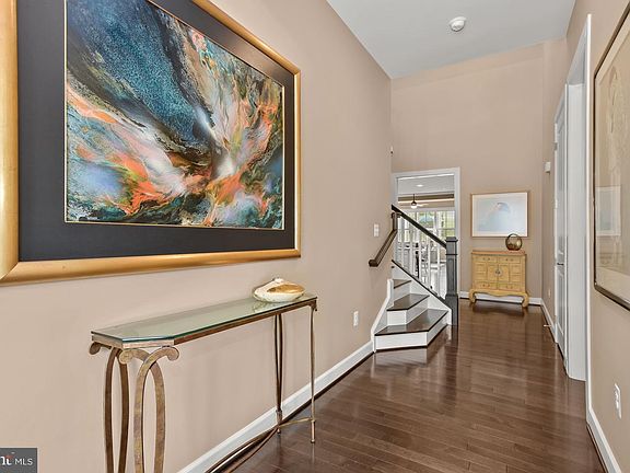 2nd image of 1474 Catbriar Way