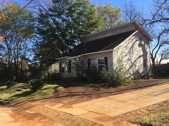 2nd image of 514 W Debard St