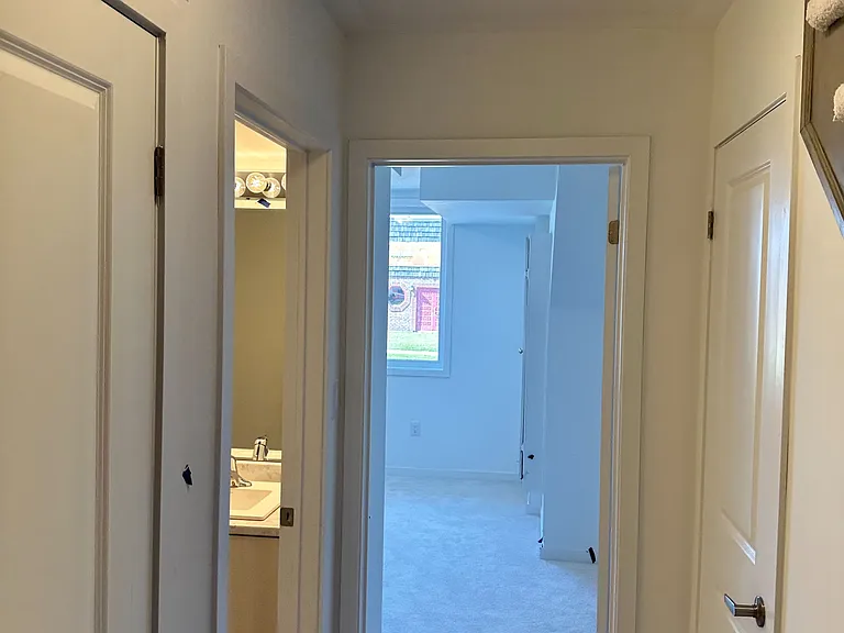 163 Hunt St N #101 — Photo 3