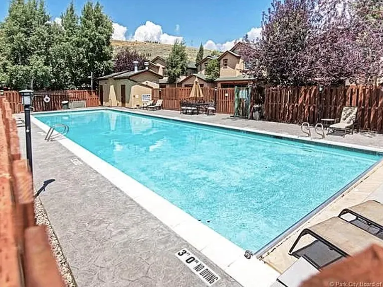 6629 Trout Creek Ct — Photo 4