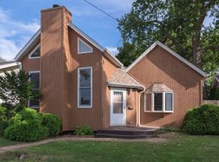 1618 E Oakland Ave, Bloomington, IL 61701