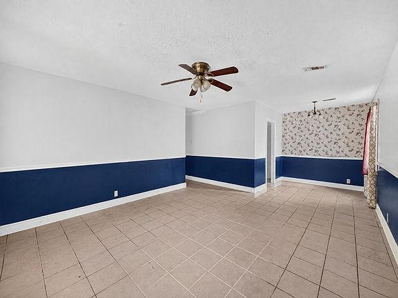 4th image of 904 Brunswick Ln