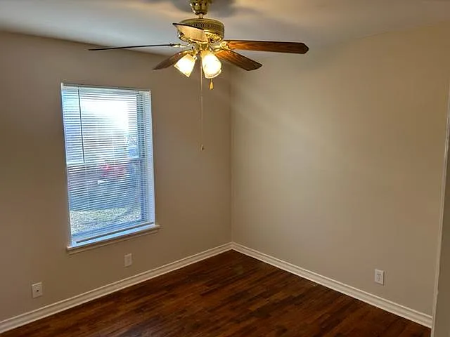 303 S Ballard Ave — Photo 3