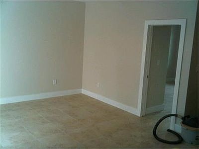 4th image of 2160 Bay Dr #29