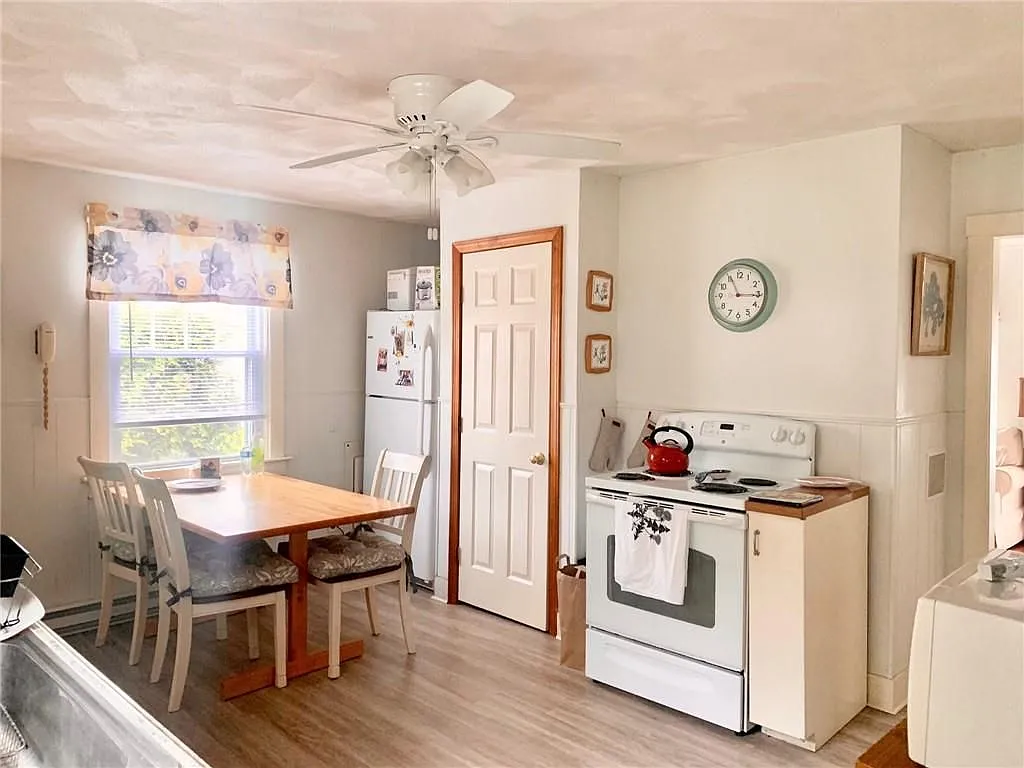 4 bed, 1.0 bath, 1581 sqft, $3,200 — Photo 3