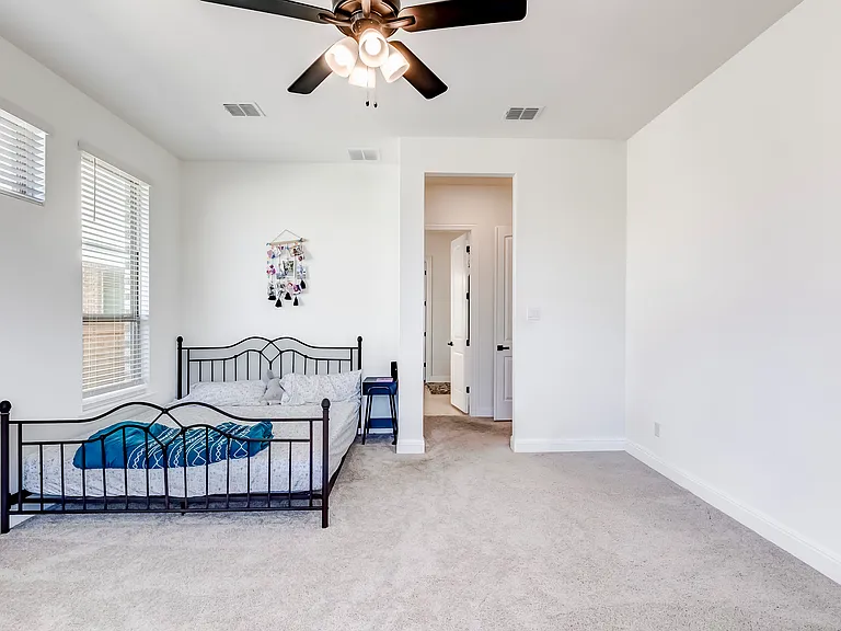 2824 Stone Branch Dr — Photo 10