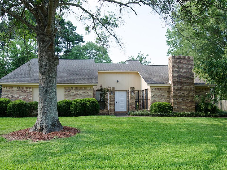 1st image of 102 Shadowood Ln