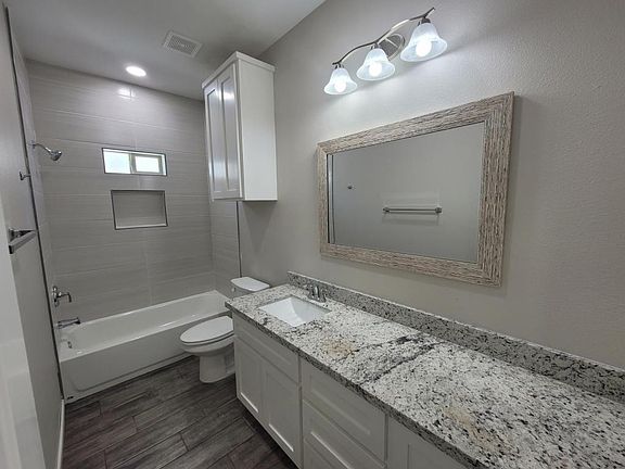 3rd image of 5704 Sandpiper Ave APT 1