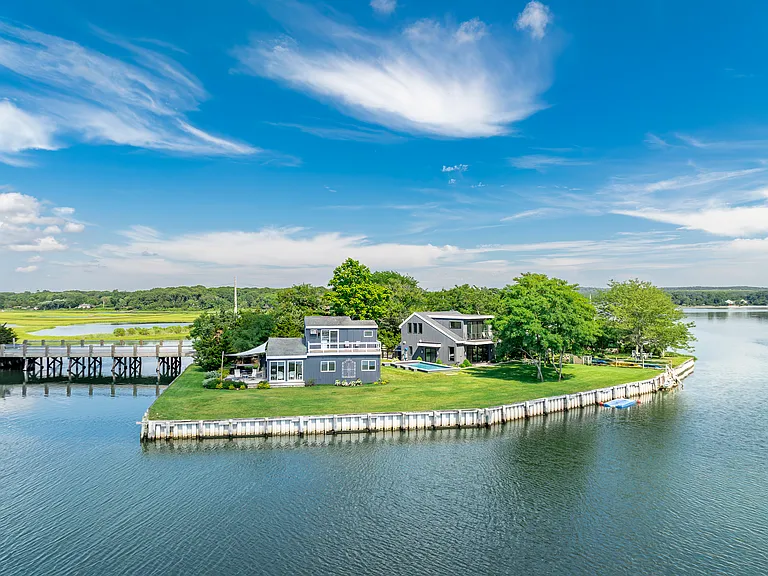 308 Towd Point Rd — Photo 3