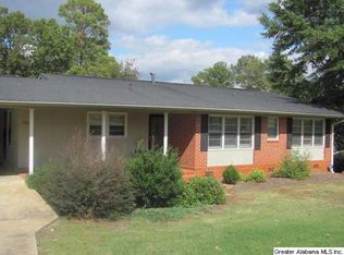 916 Cherokee Dr, Sylacauga, AL 35150