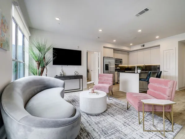 2137 Pelham Dr, Houston, TX