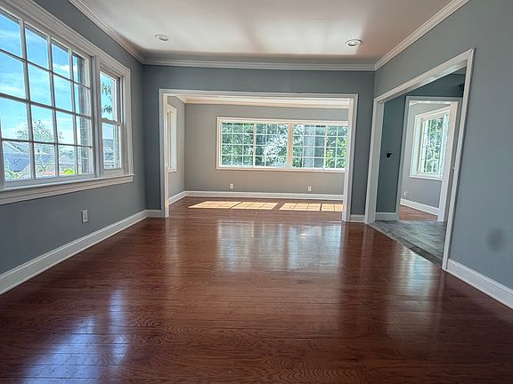 5th image of 1607 Bayview Ave