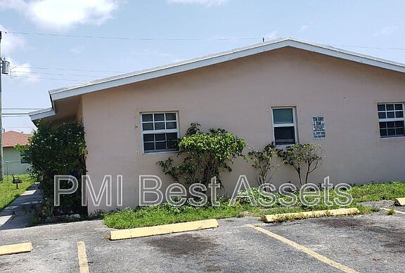 3rd image of 2711 NW 1st St APT 1-4